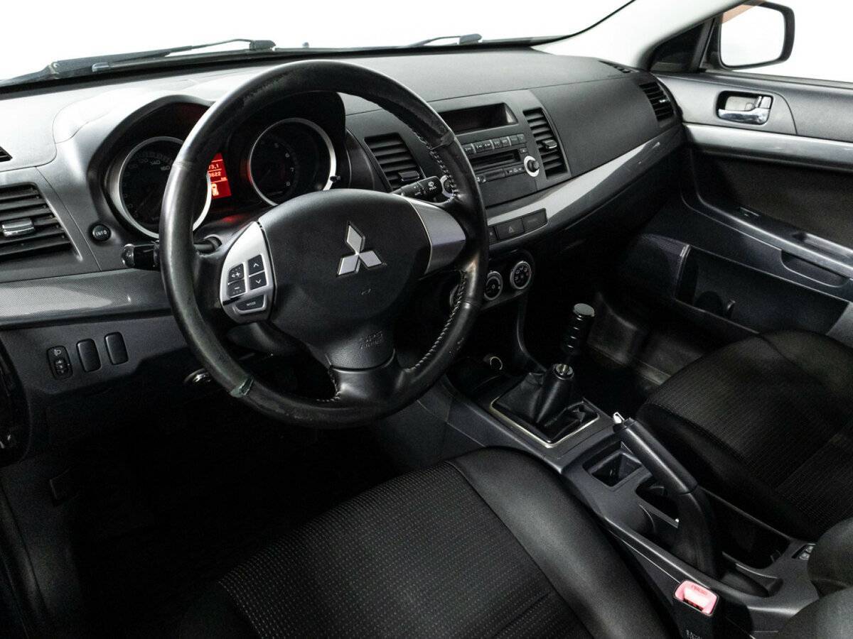 Mitsubishi Lancer с пробегом — 2008 год. Фото: #10