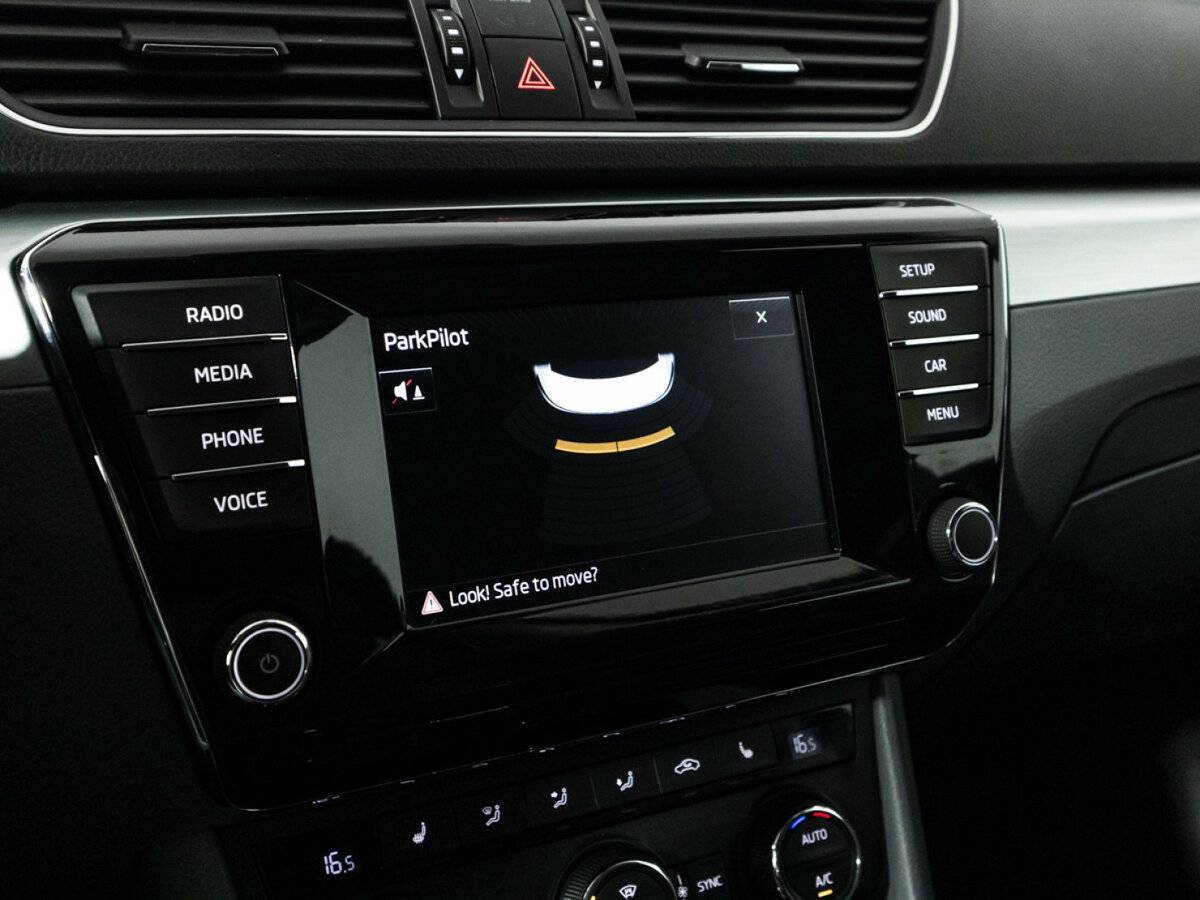 Skoda Superb с пробегом — 2015 год. Фото: #16