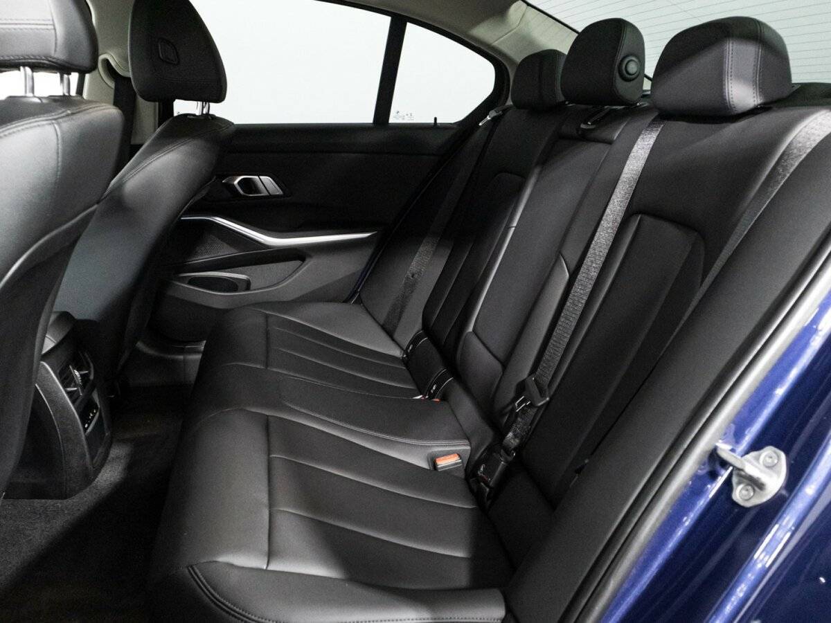 BMW 3 серии с пробегом — 2020 год. Фото: #9