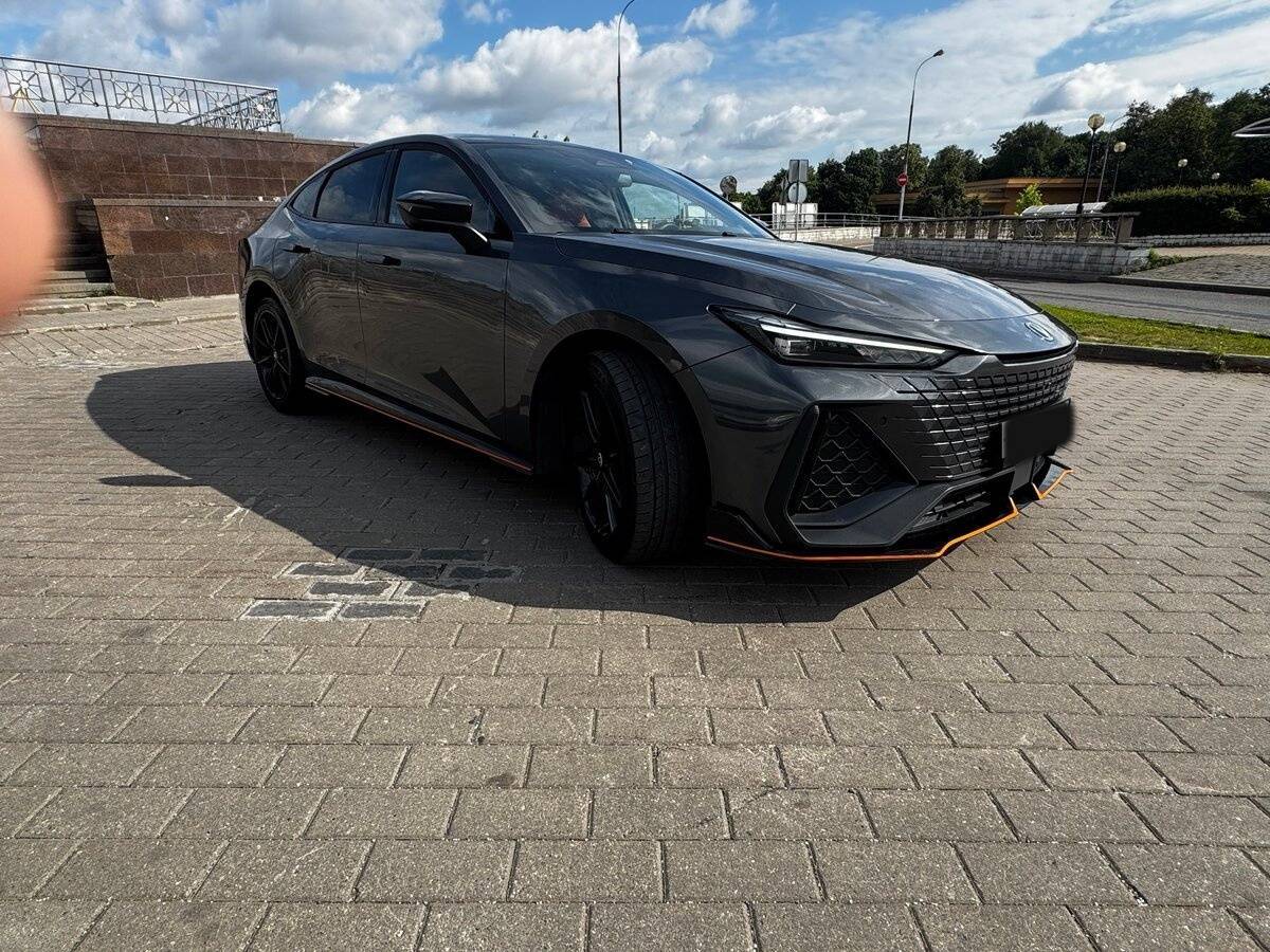 Changan UNI-V с пробегом — 2023 год. Фото: #2
