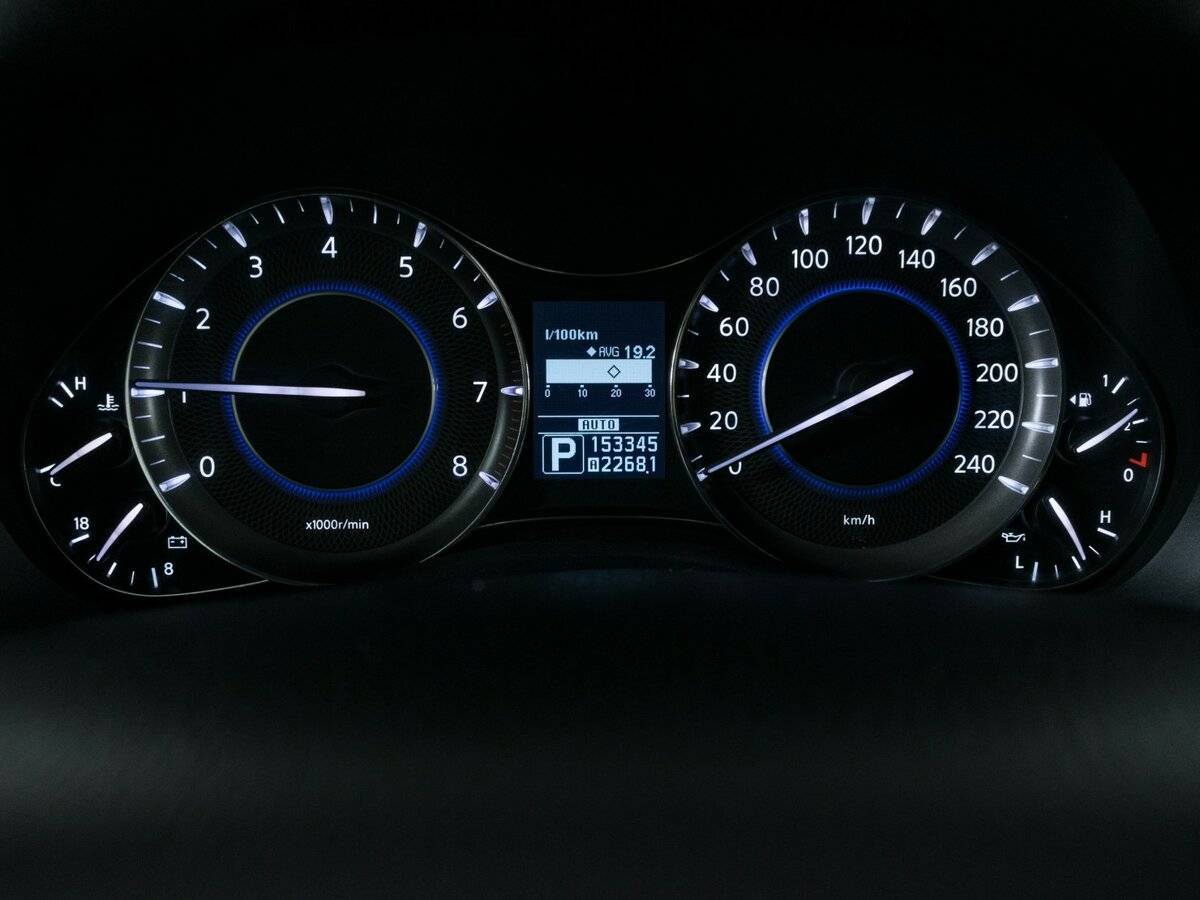 Infiniti QX56 с пробегом — 2012 год. Фото: #15