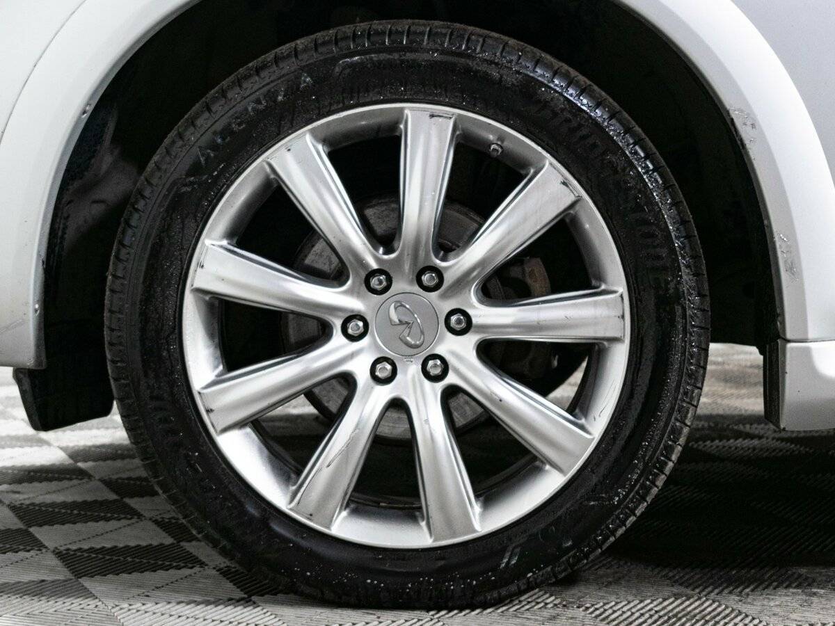 Infiniti QX56 с пробегом — 2012 год. Фото: #22