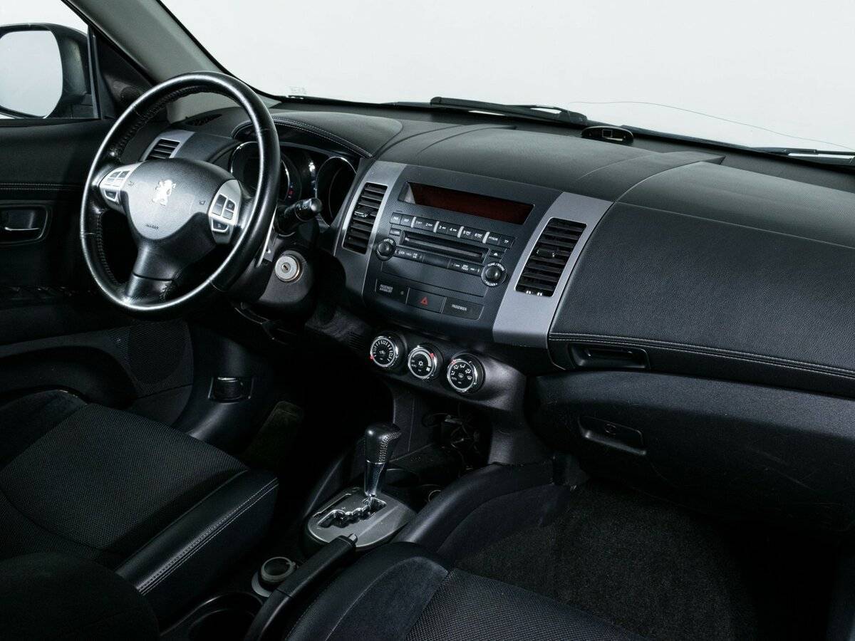 Peugeot 4007 с пробегом — 2011 год. Фото: #9