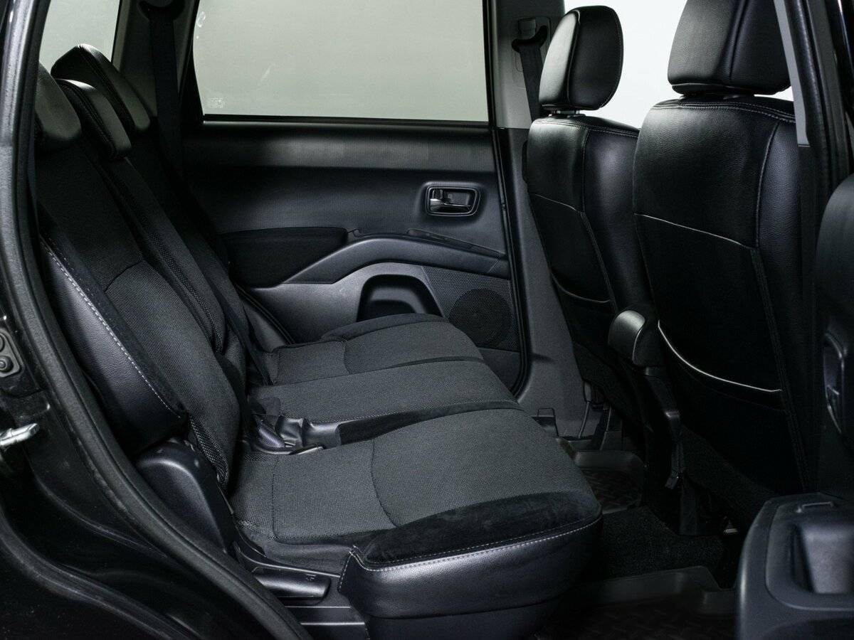 Peugeot 4007 с пробегом — 2011 год. Фото: #11