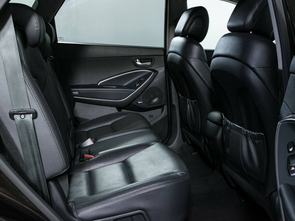 Hyundai Santa Fe с пробегом — 2017 год. Фото: #11