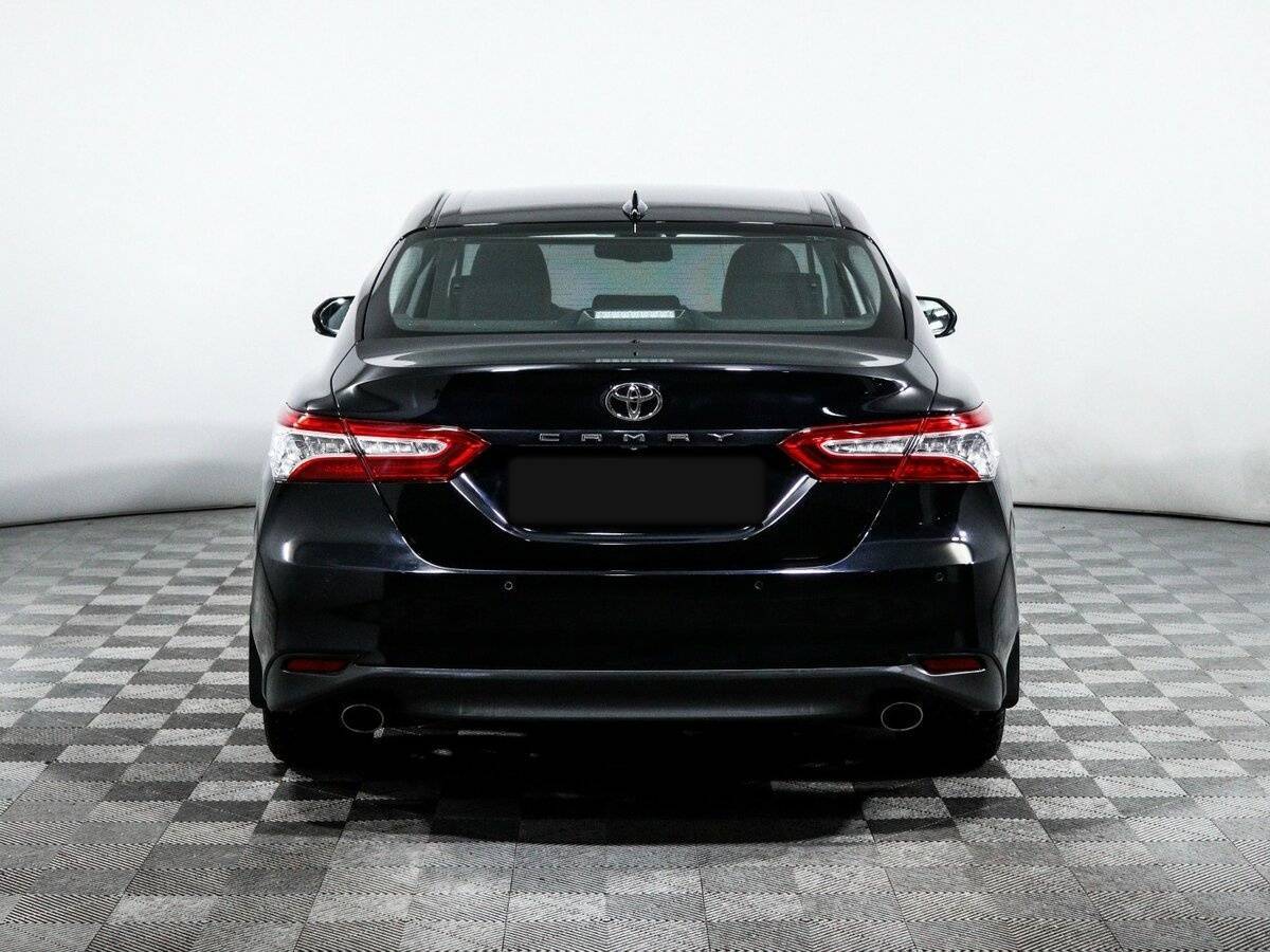 Toyota Camry с пробегом — 2021 год. Фото: #4