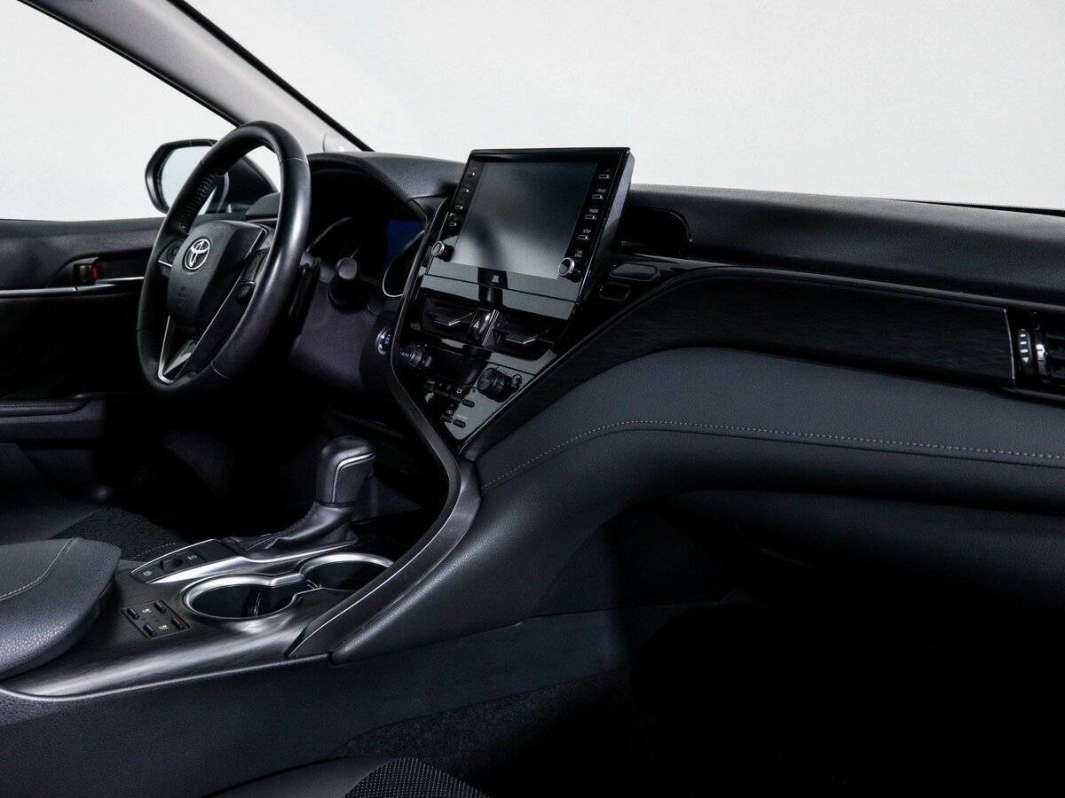 Toyota Camry с пробегом — 2021 год. Фото: #7