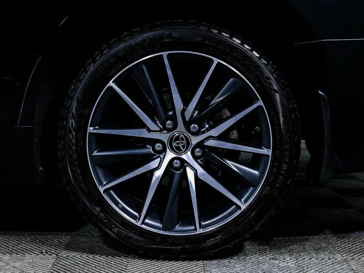 Toyota Camry с пробегом — 2021 год. Фото: #13