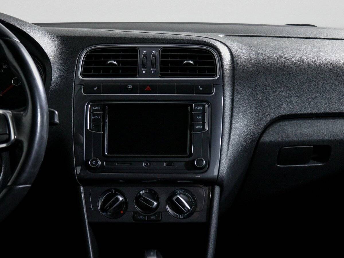 Volkswagen Polo с пробегом — 2019 год. Фото: #12