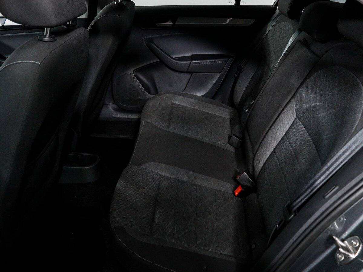 Volkswagen Polo с пробегом — 2022 год. Фото: #9