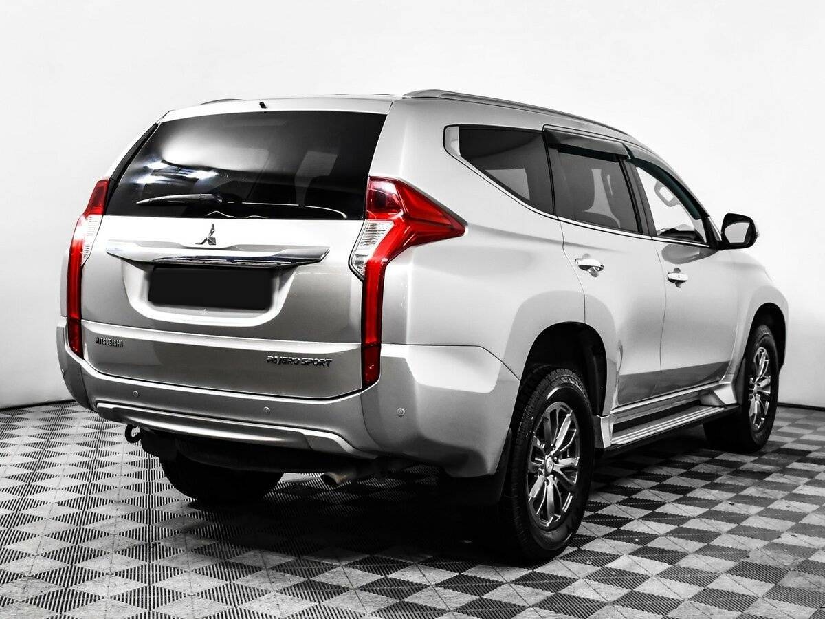 Mitsubishi Pajero Sport с пробегом — 2017 год. Фото: #4