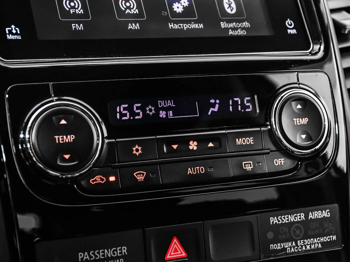 Mitsubishi Pajero Sport с пробегом — 2017 год. Фото: #20