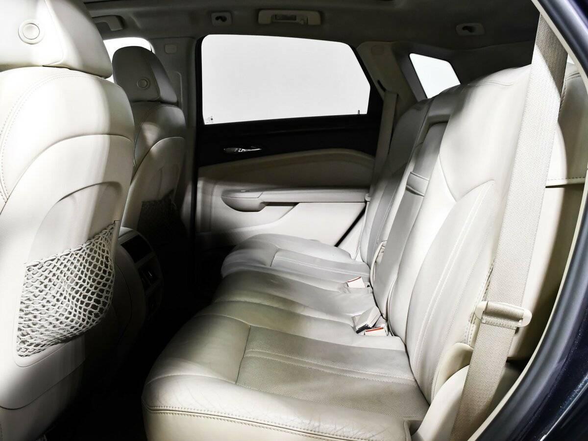 Cadillac SRX с пробегом — 2011 год. Фото: #12