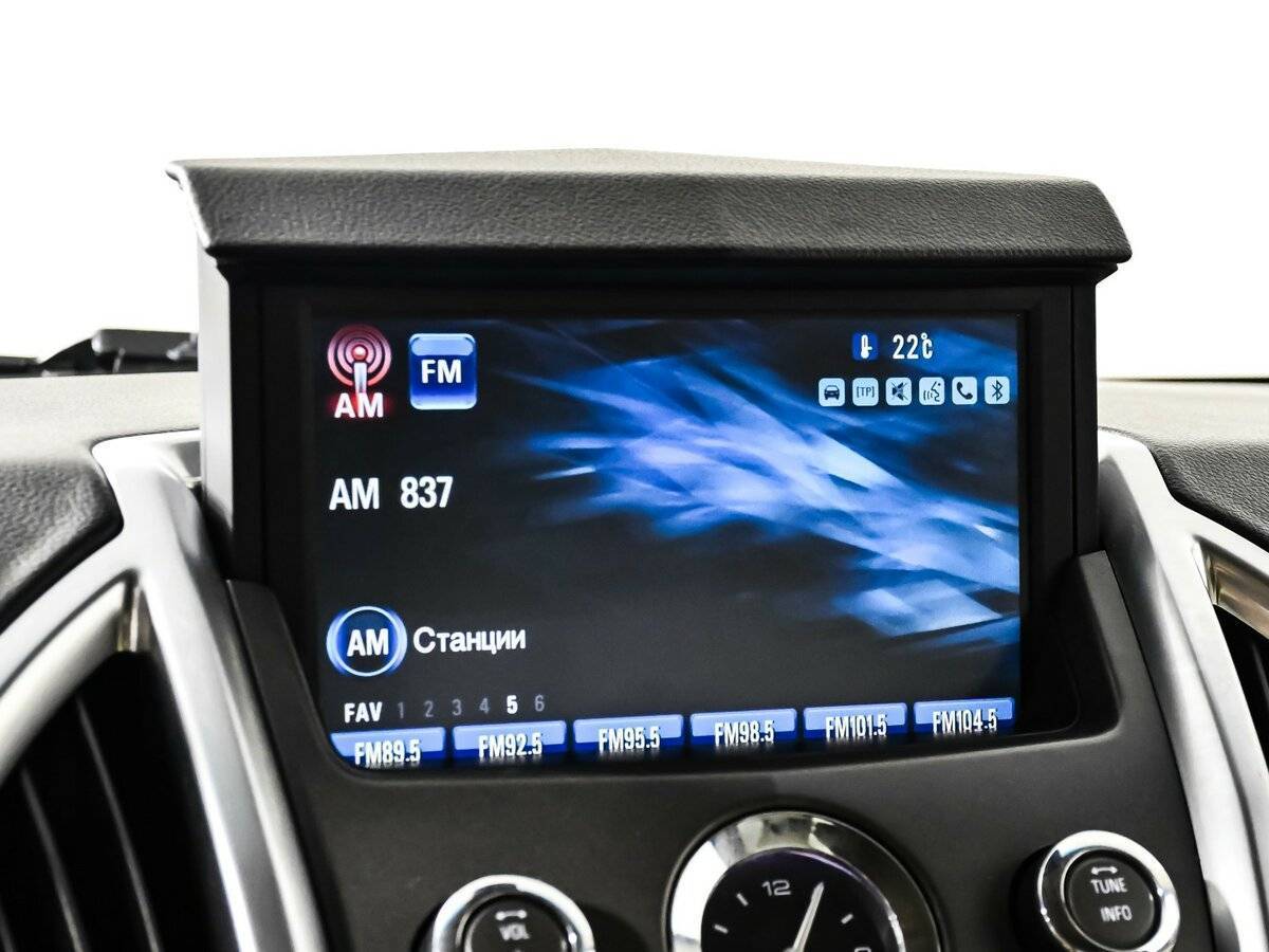 Cadillac SRX с пробегом — 2011 год. Фото: #13