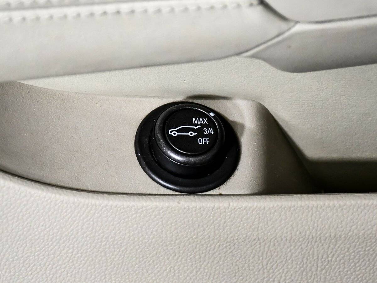 Cadillac SRX с пробегом — 2011 год. Фото: #20