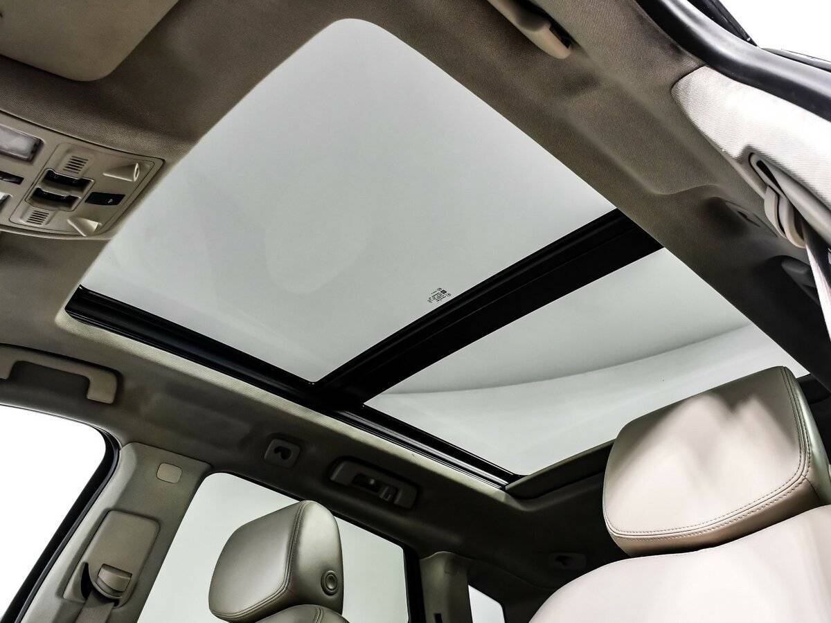 Cadillac SRX с пробегом — 2011 год. Фото: #23