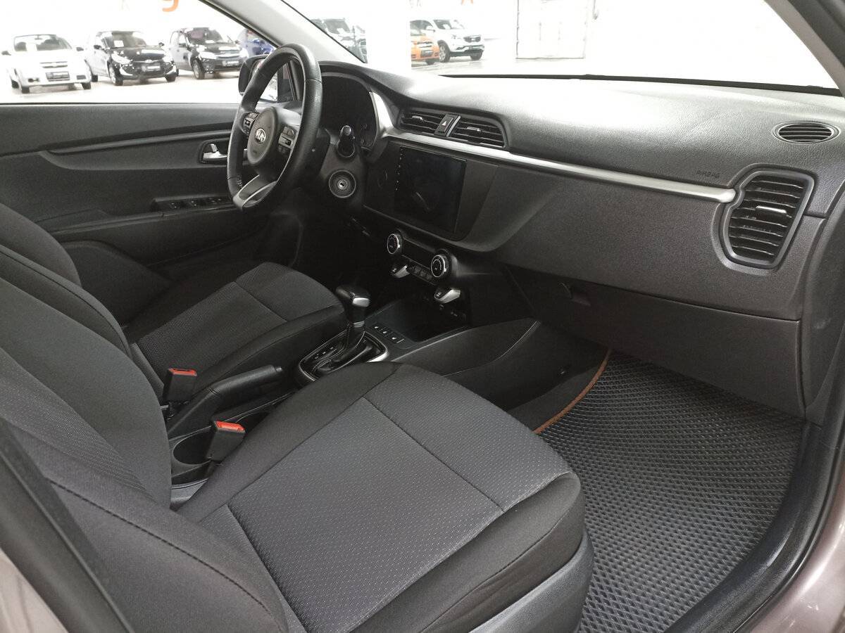 Kia Rio с пробегом — 2020 год. Фото: #10