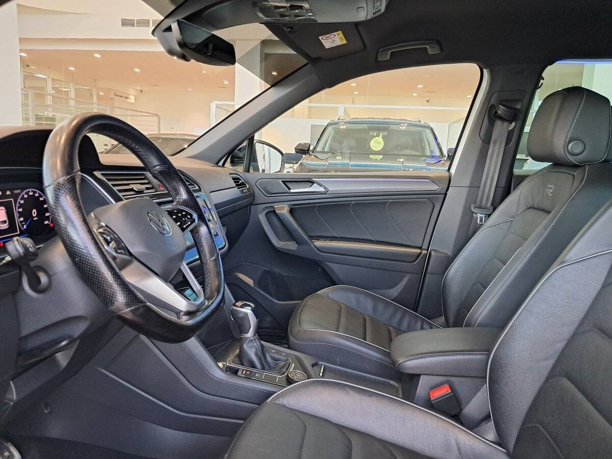 Volkswagen Tiguan с пробегом — 2021 год. Фото: #15