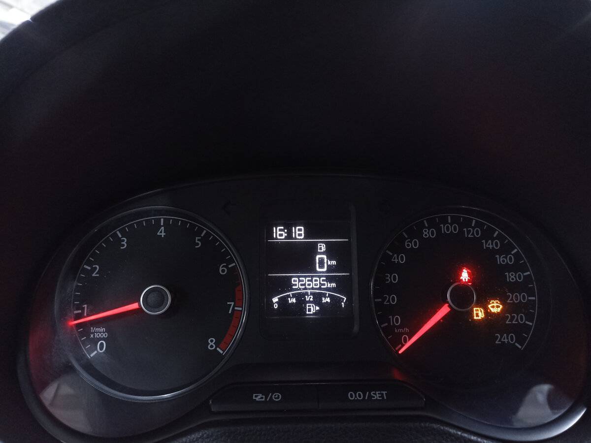 Volkswagen Polo с пробегом — 2018 год. Фото: #12