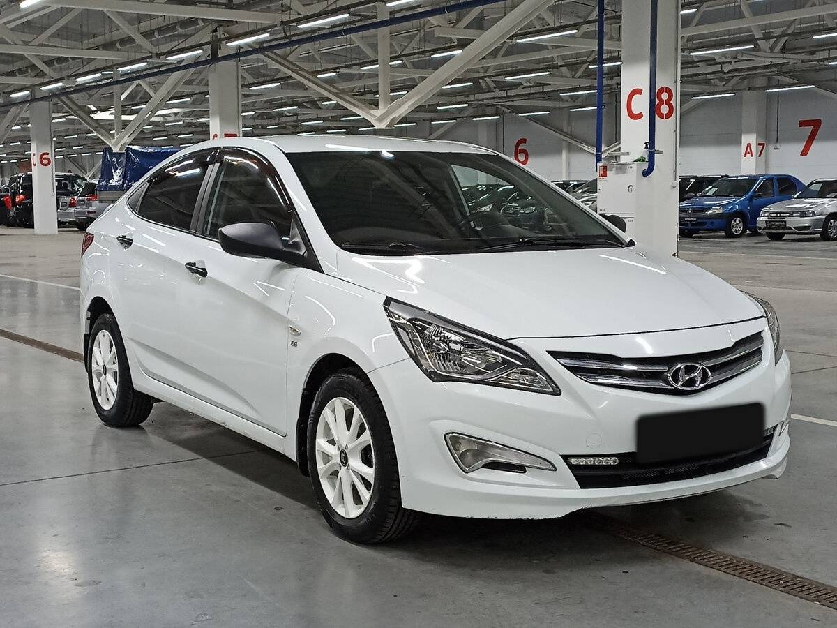 Hyundai Solaris с пробегом — 2015 год. Фото: #2