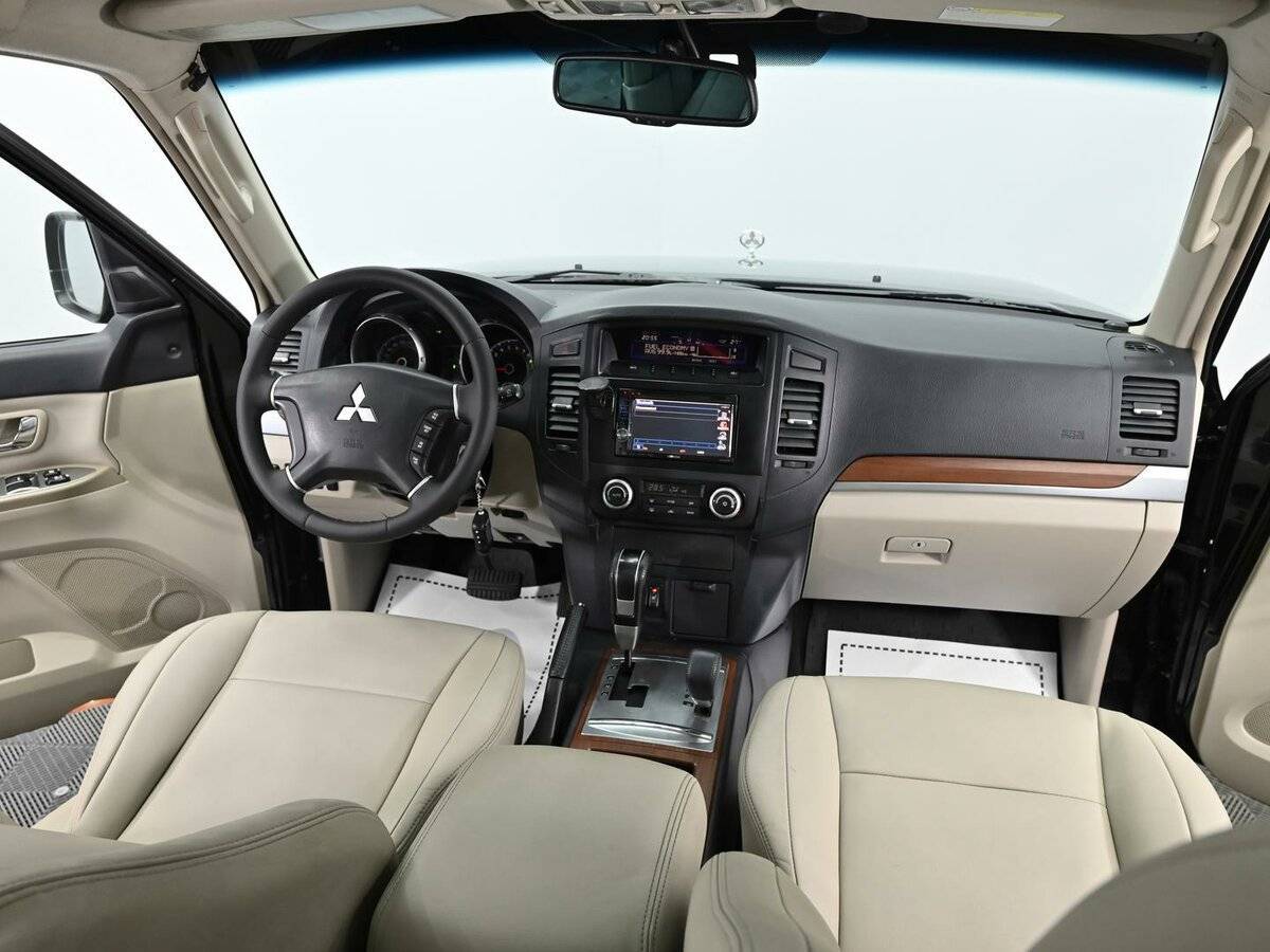 Mitsubishi Pajero с пробегом — 2008 год. Фото: #10