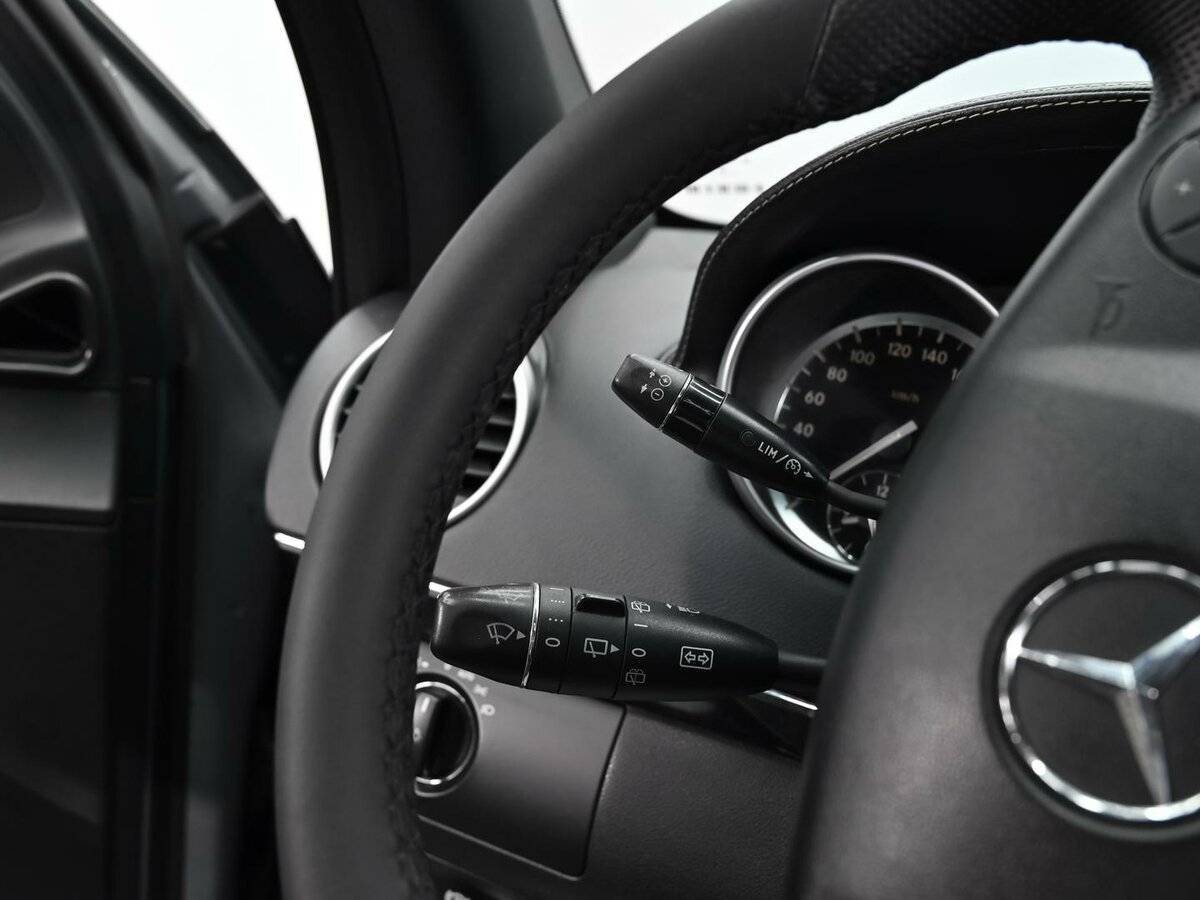 Mercedes-Benz M-Класс с пробегом — 2011 год. Фото: #7