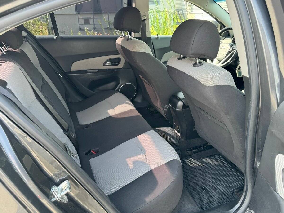 Chevrolet Cruze с пробегом — 2012 год. Фото: #5