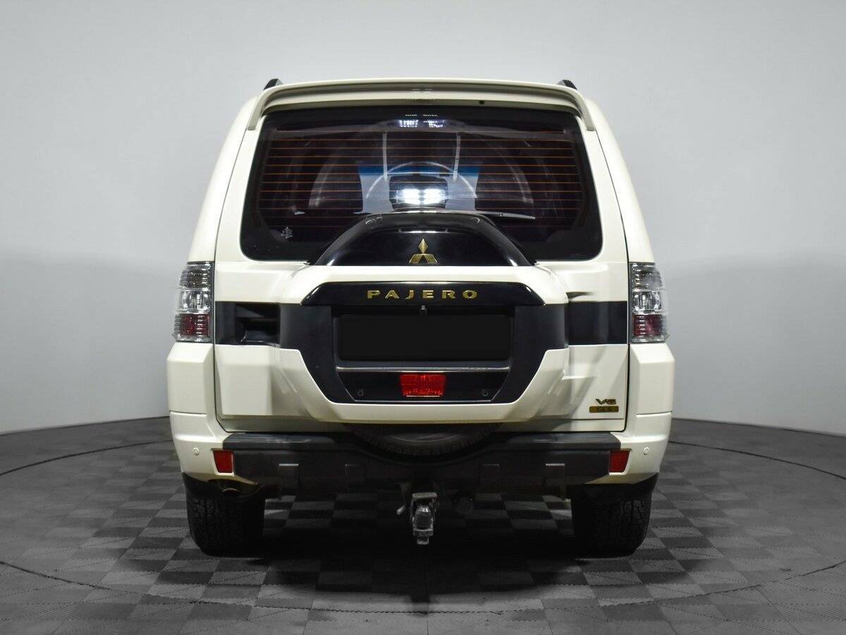 Mitsubishi Pajero с пробегом — 2022 год. Фото: #4
