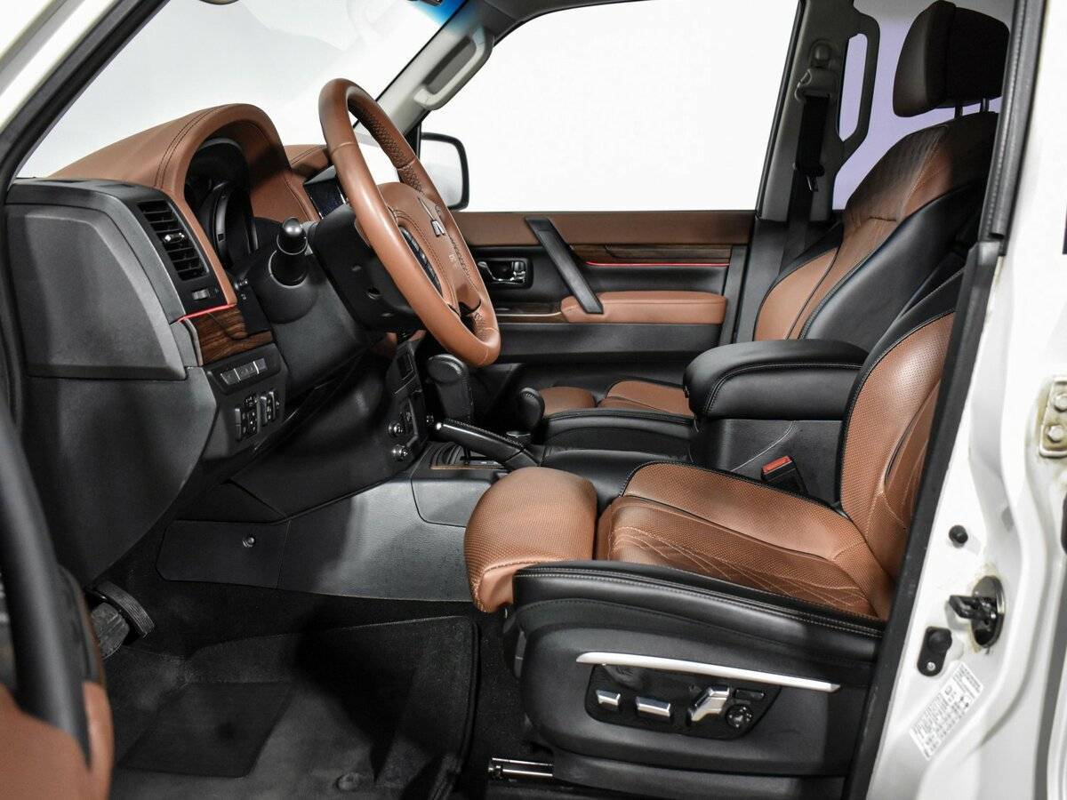 Mitsubishi Pajero с пробегом — 2022 год. Фото: #9