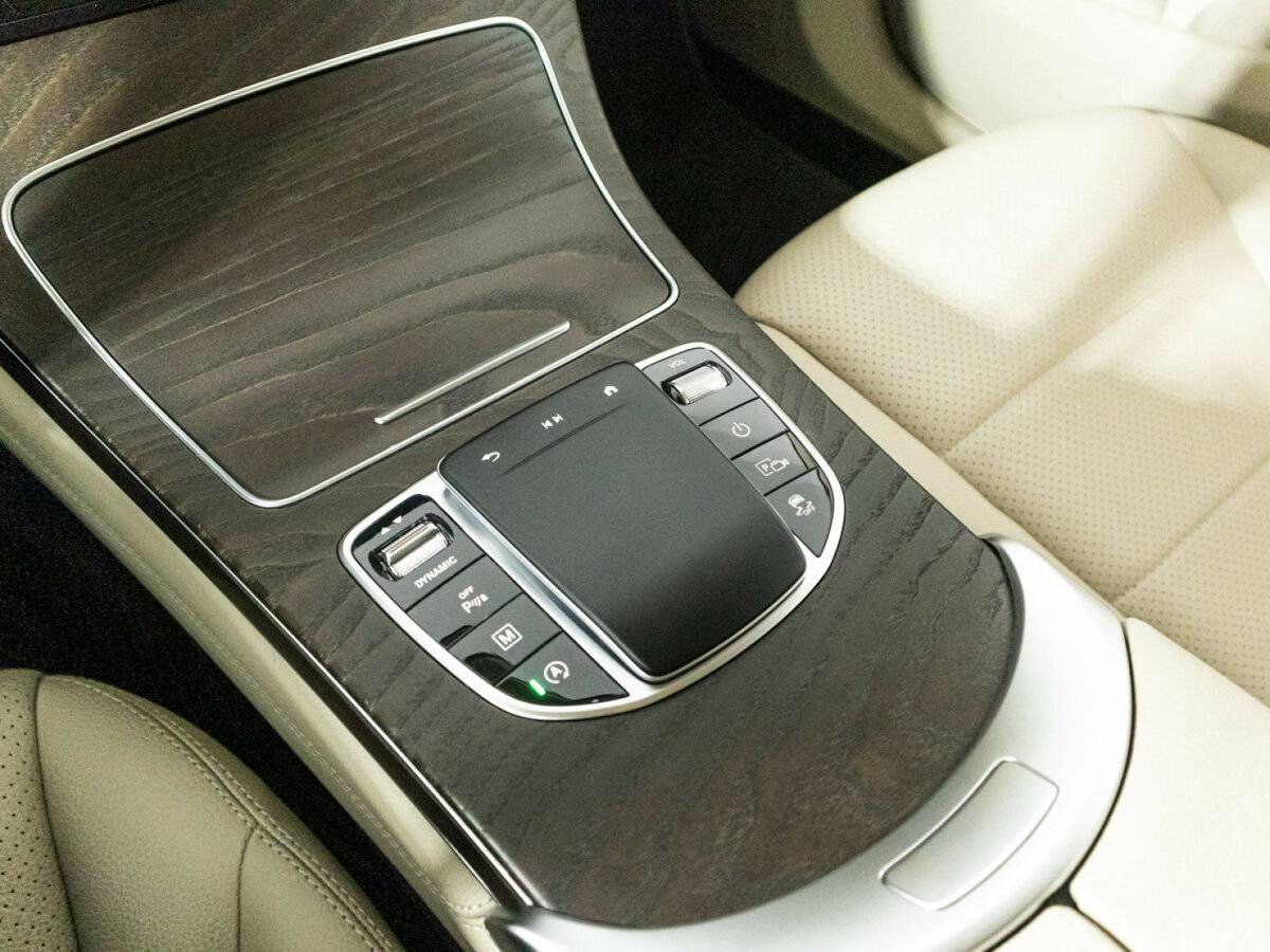 Mercedes-Benz GLC с пробегом — 2020 год. Фото: #18