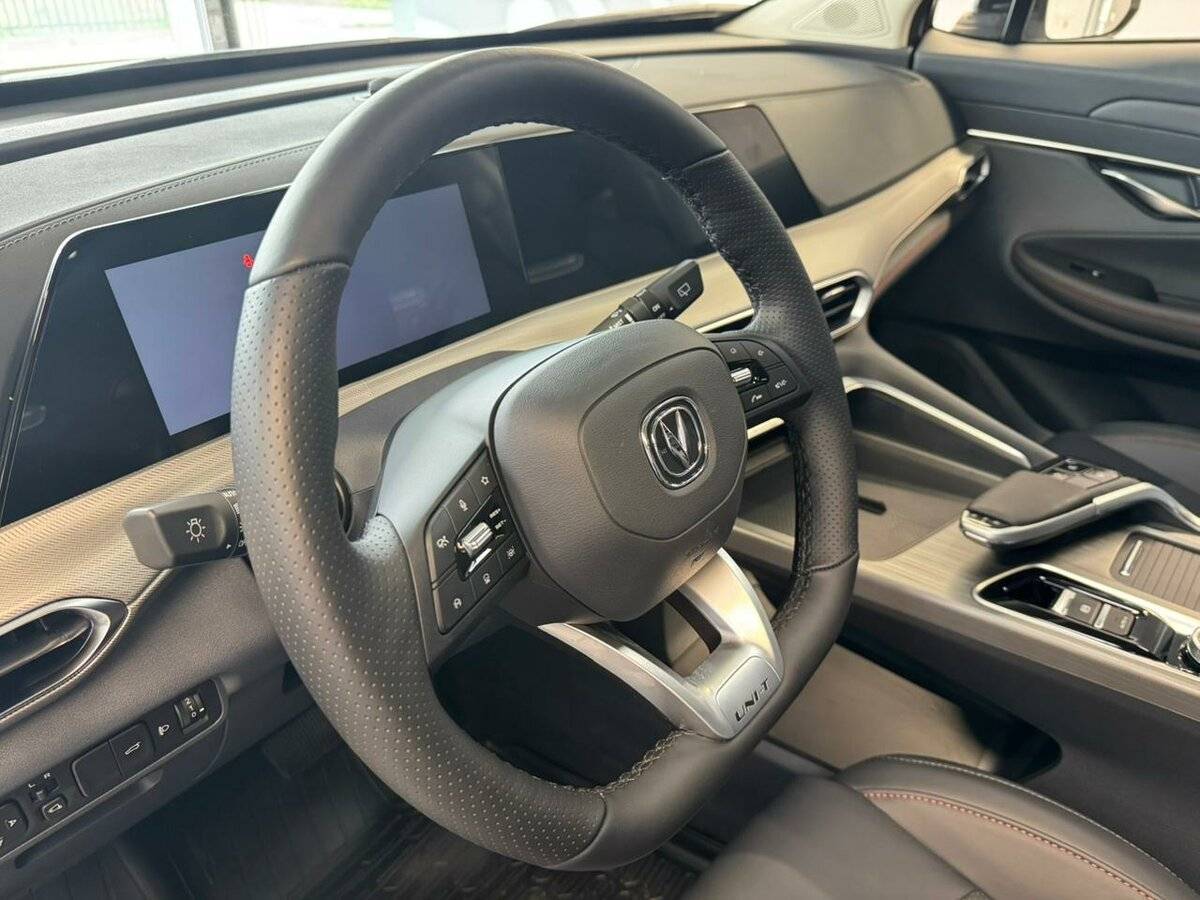 Changan UNI-T с пробегом — 2024 год. Фото: #7