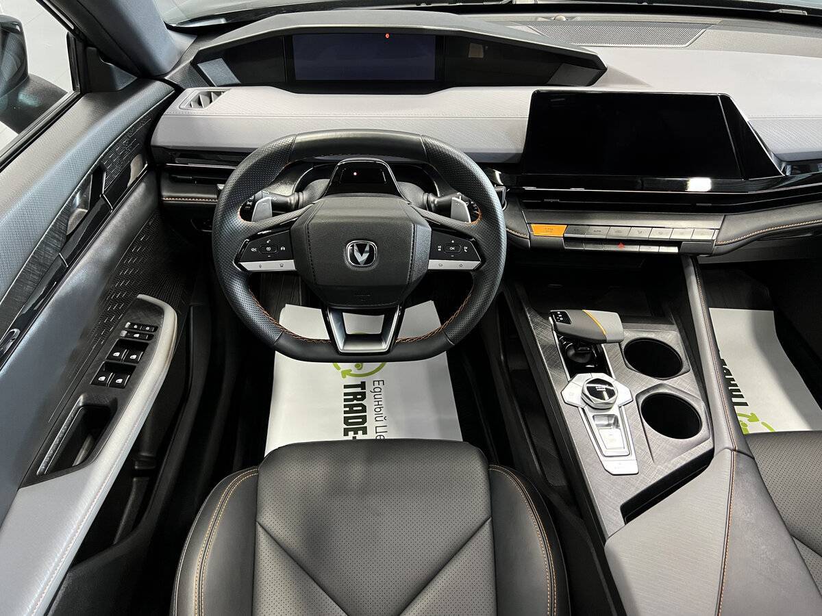 Changan UNI-V с пробегом — 2023 год. Фото: #10