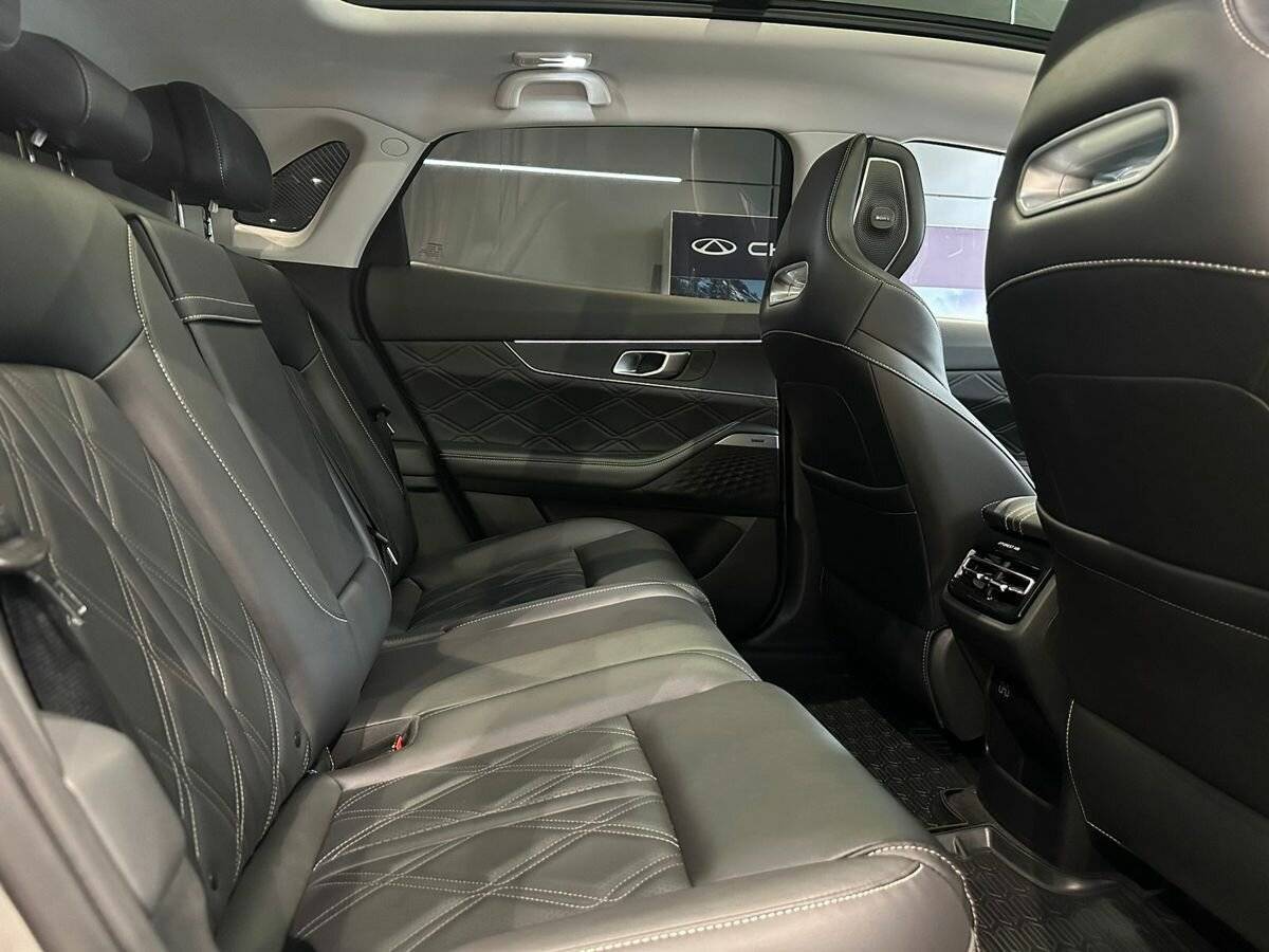 Changan UNI-K с пробегом — 2023 год. Фото: #13