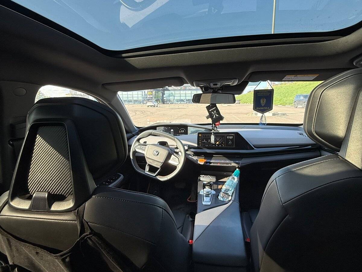 Changan UNI-V с пробегом — 2023 год. Фото: #18