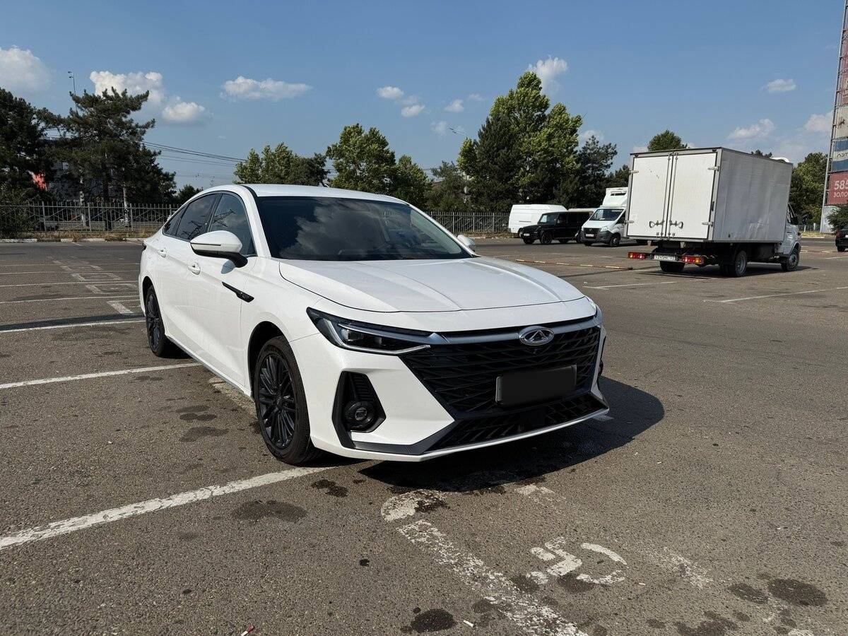 Chery Arrizo 8 с пробегом — 2024 год. Фото: #1