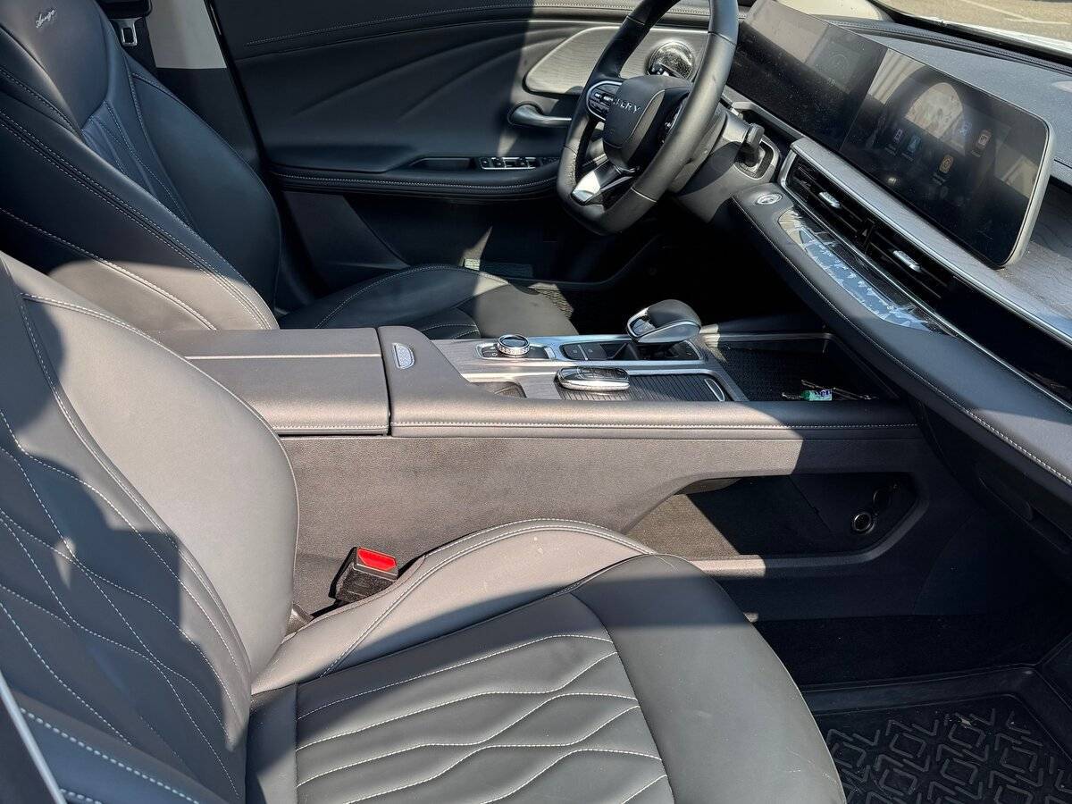 Chery Arrizo 8 с пробегом — 2024 год. Фото: #4