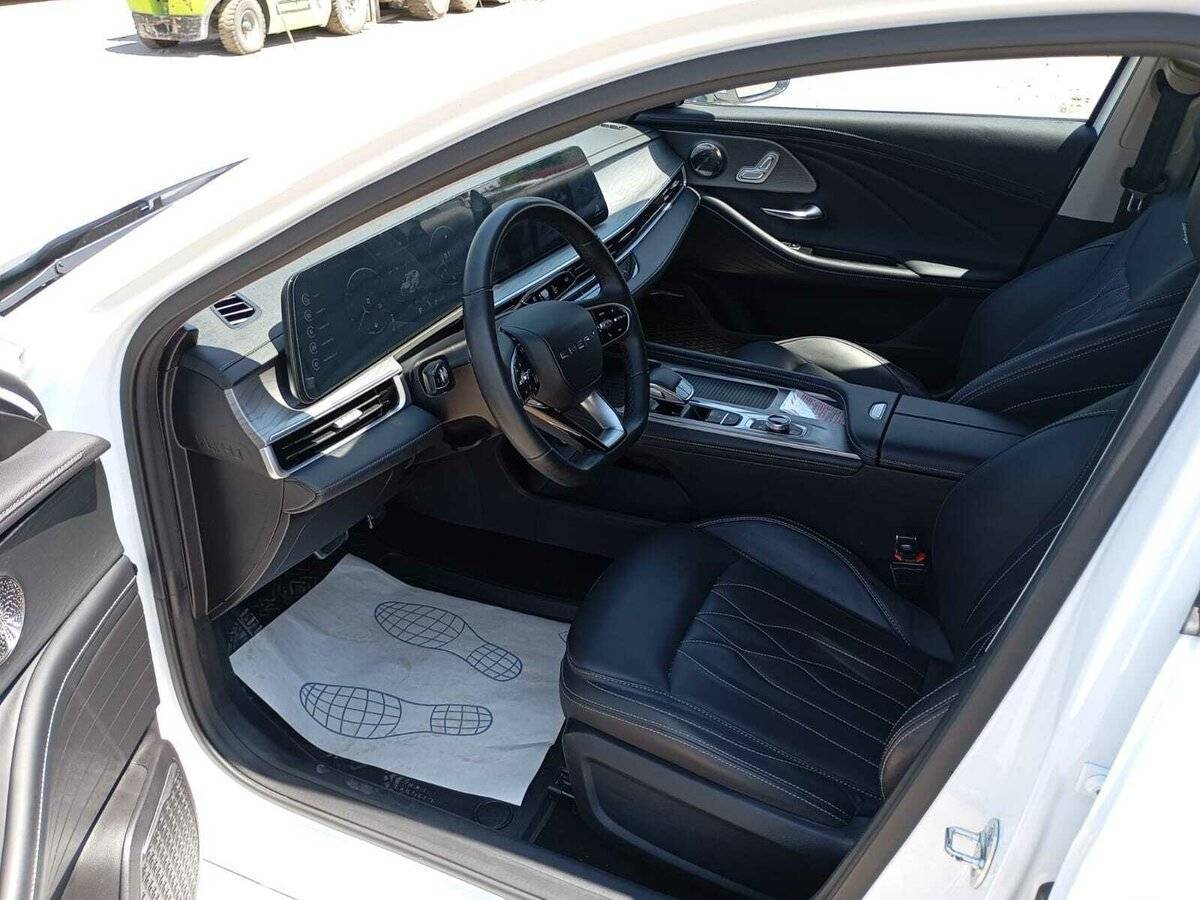 Chery Arrizo 8 с пробегом — 2024 год. Фото: #5