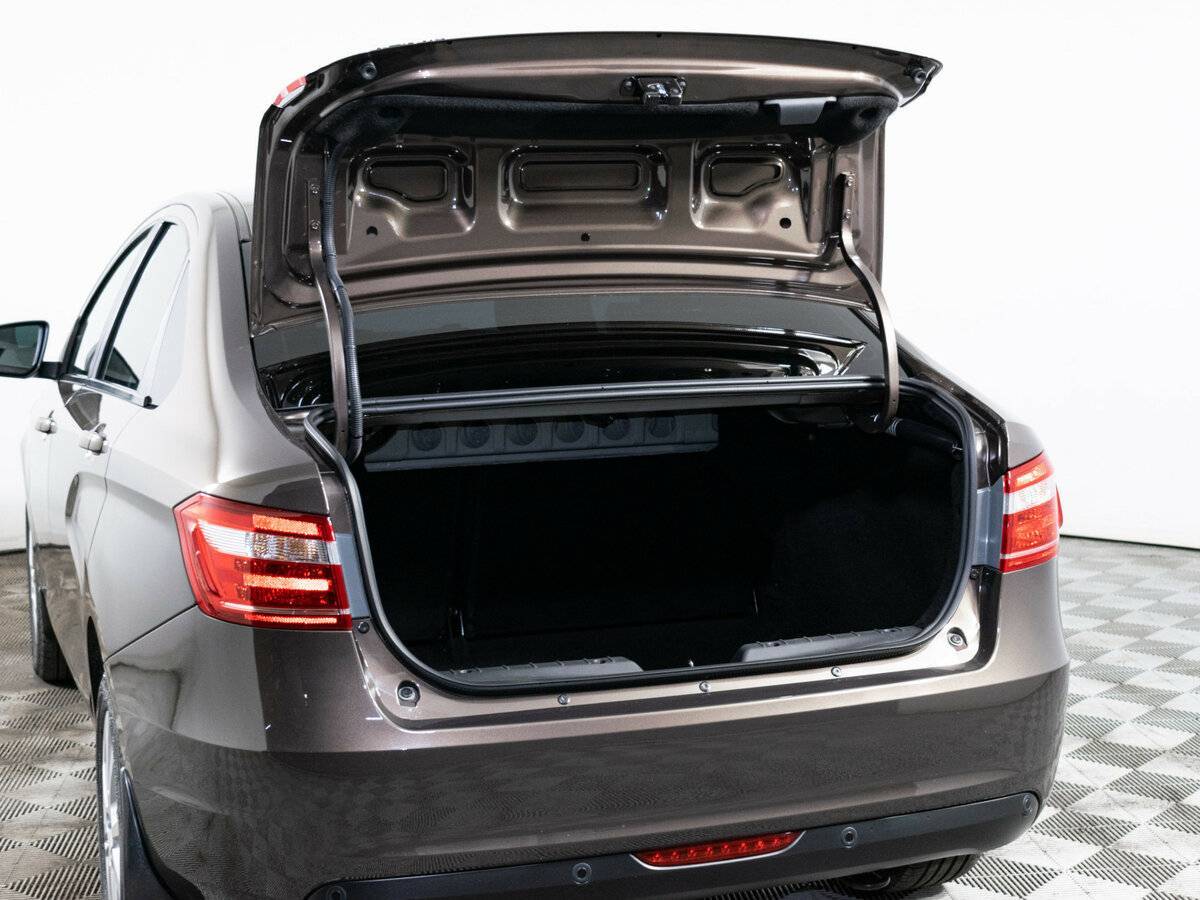 Lada (ВАЗ) Vesta с пробегом — 2020 год. Фото: #6