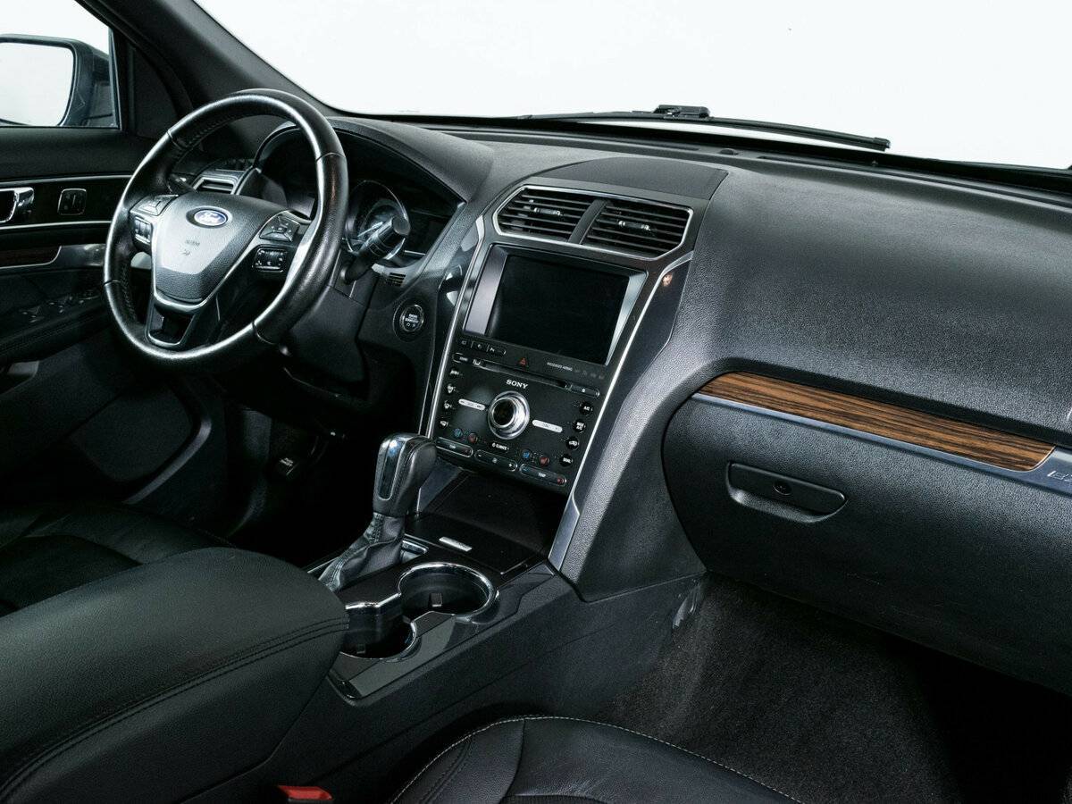 Ford Explorer с пробегом — 2018 год. Фото: #11