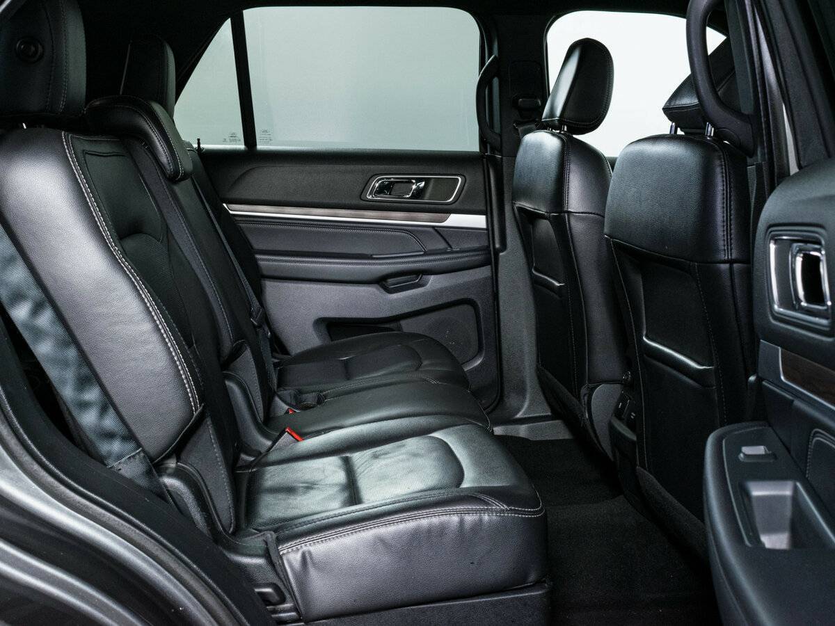Ford Explorer с пробегом — 2018 год. Фото: #13