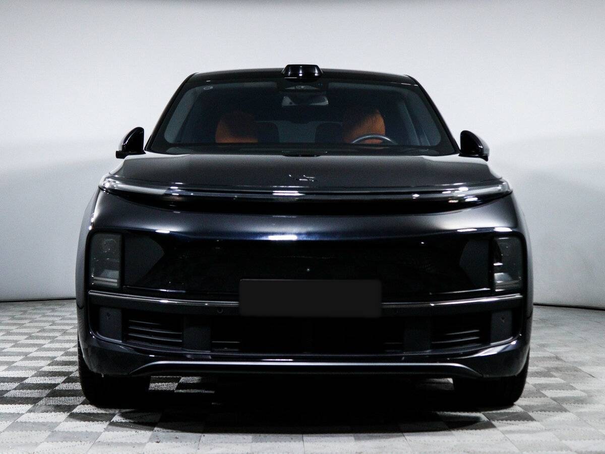 LiXiang L9 с пробегом — 2023 год. Фото: #1