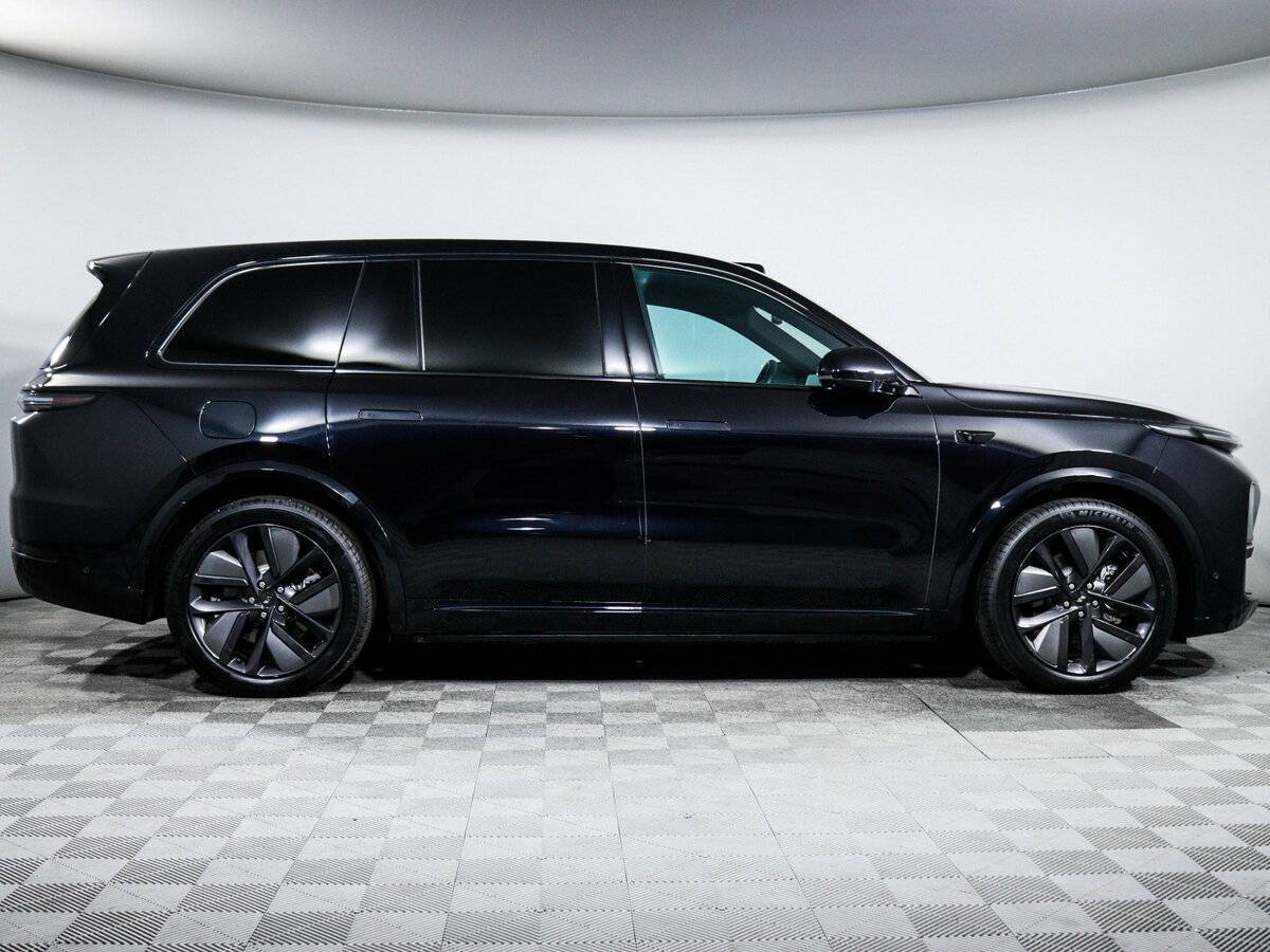 LiXiang L9 с пробегом — 2023 год. Фото: #3