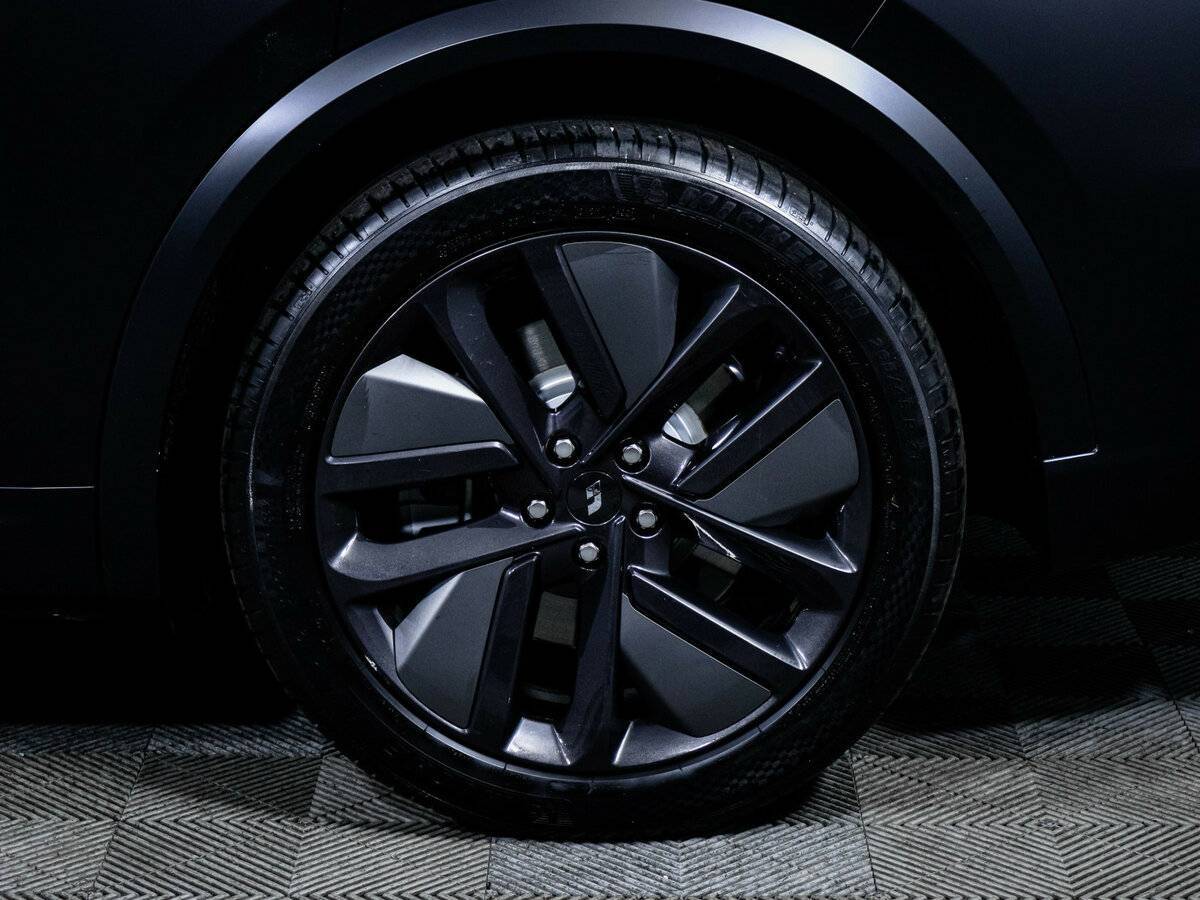 LiXiang L9 с пробегом — 2023 год. Фото: #14