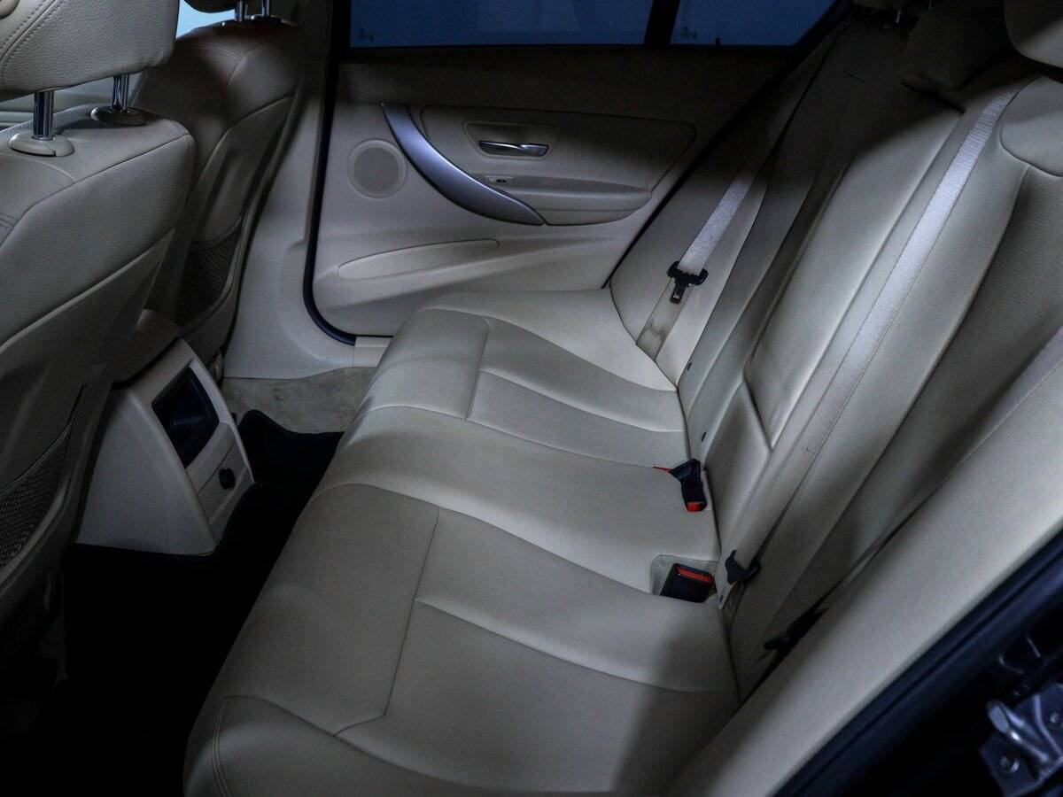 BMW 3 серии с пробегом — 2013 год. Фото: #7