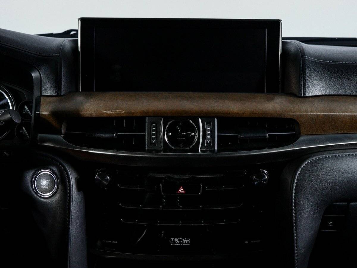 Lexus LX с пробегом — 2016 год. Фото: #9