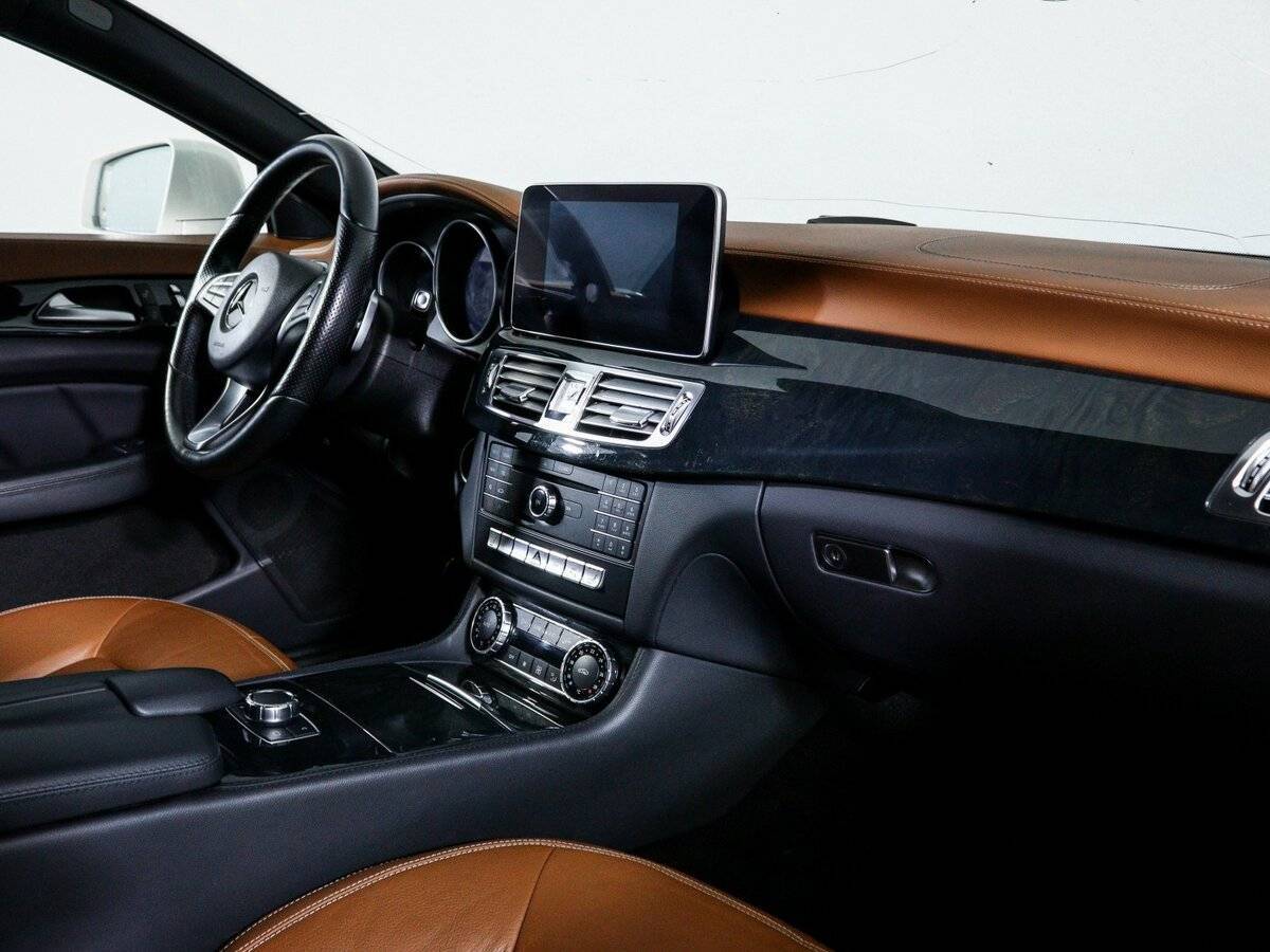 Mercedes-Benz CLS с пробегом — 2016 год. Фото: #8