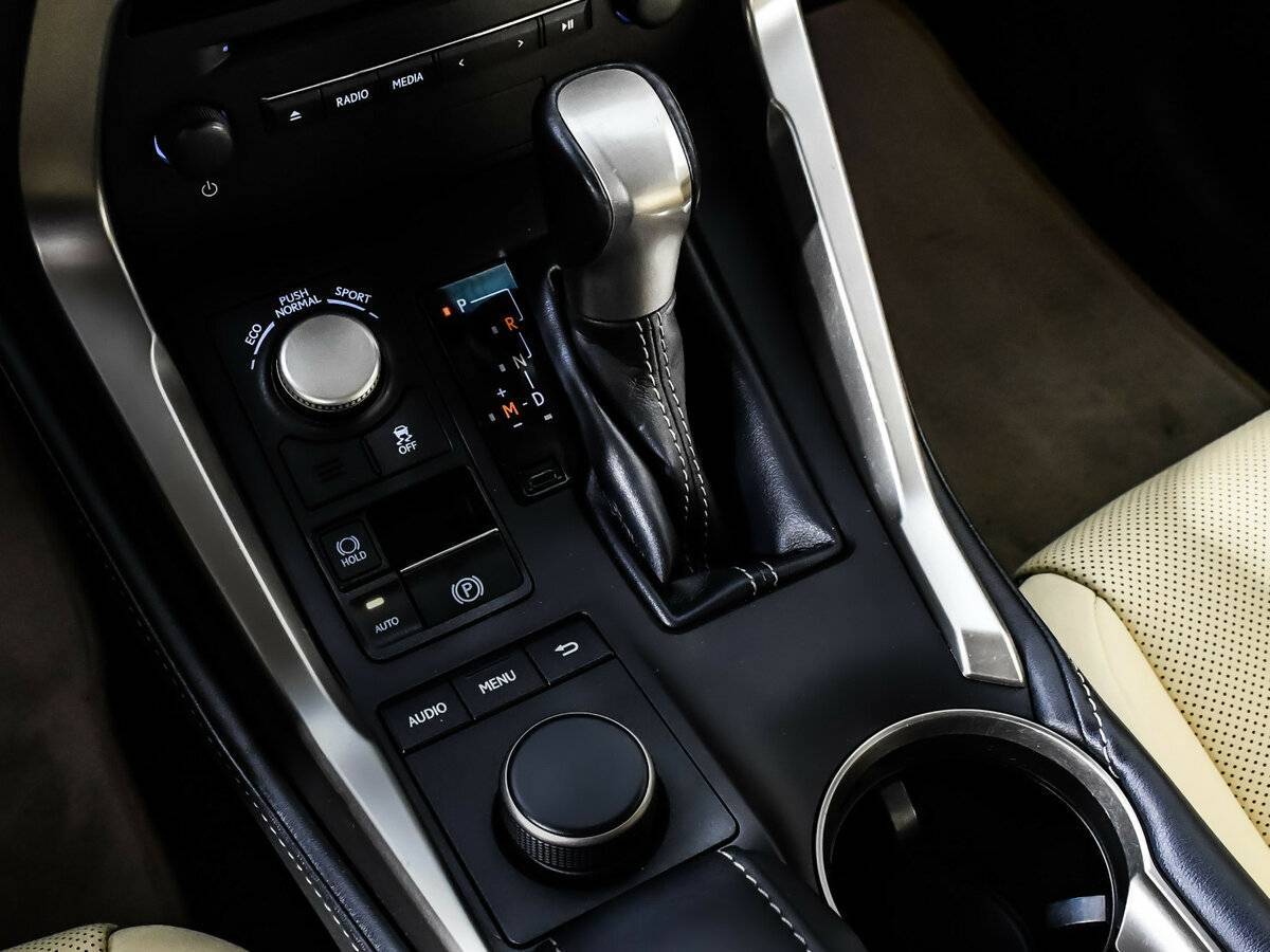 Lexus NX с пробегом — 2015 год. Фото: #18