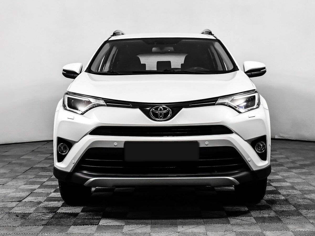 Toyota RAV4 с пробегом — 2017 год. Фото: #1