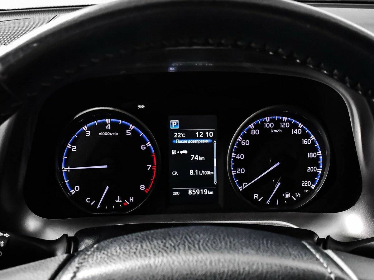 Toyota RAV4 с пробегом — 2017 год. Фото: #9