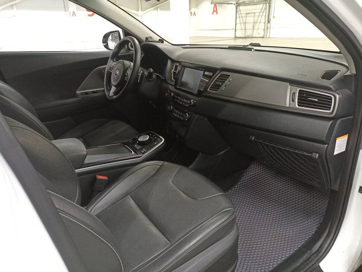 Kia Niro с пробегом — 2019 год. Фото: #10